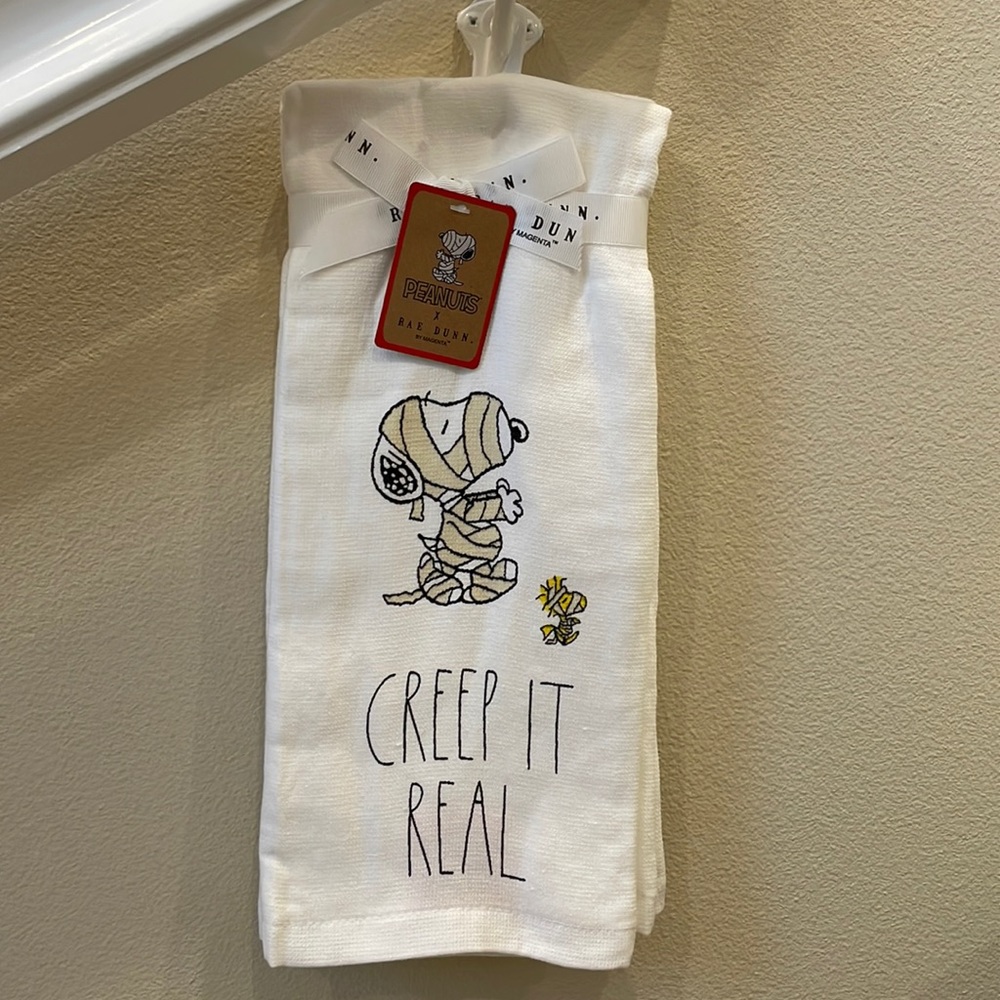 NWT Rae Dunn x Peanuts CREEP IT REAL Snoopy Mummy Halloween Kitchen Towels- 2pk